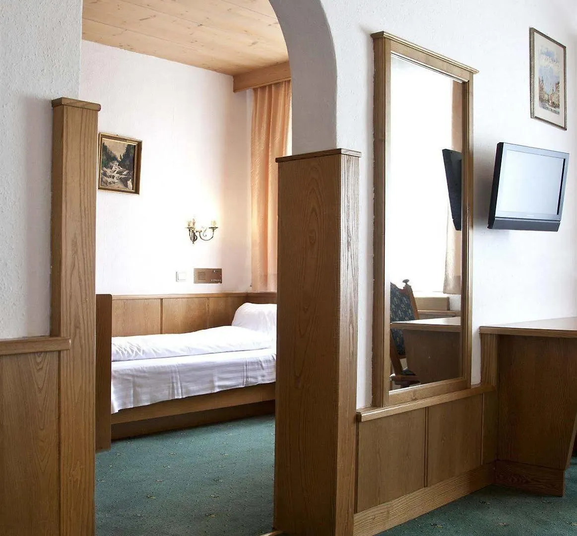 Hotel Altpradl Innsbruck 3*,